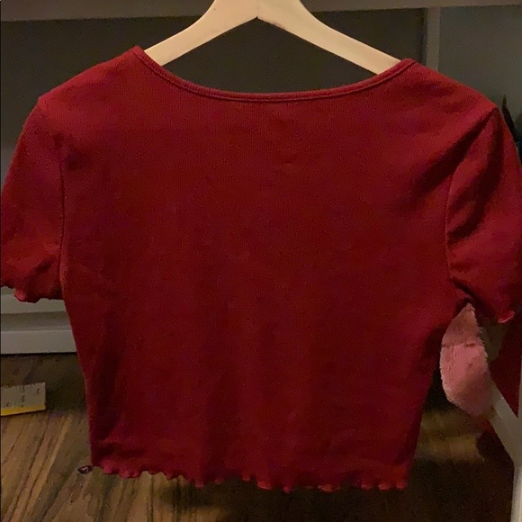 Red crop top - Picture 3 of 3